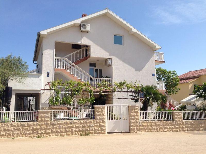 Apartmani Slavica Biograd Na Moru Exterior photo