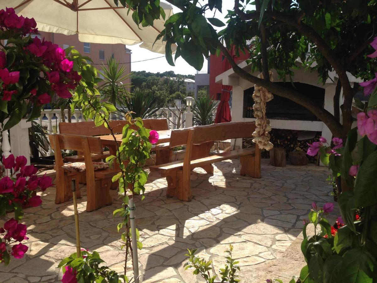 Apartmani Slavica Biograd Na Moru Exterior photo