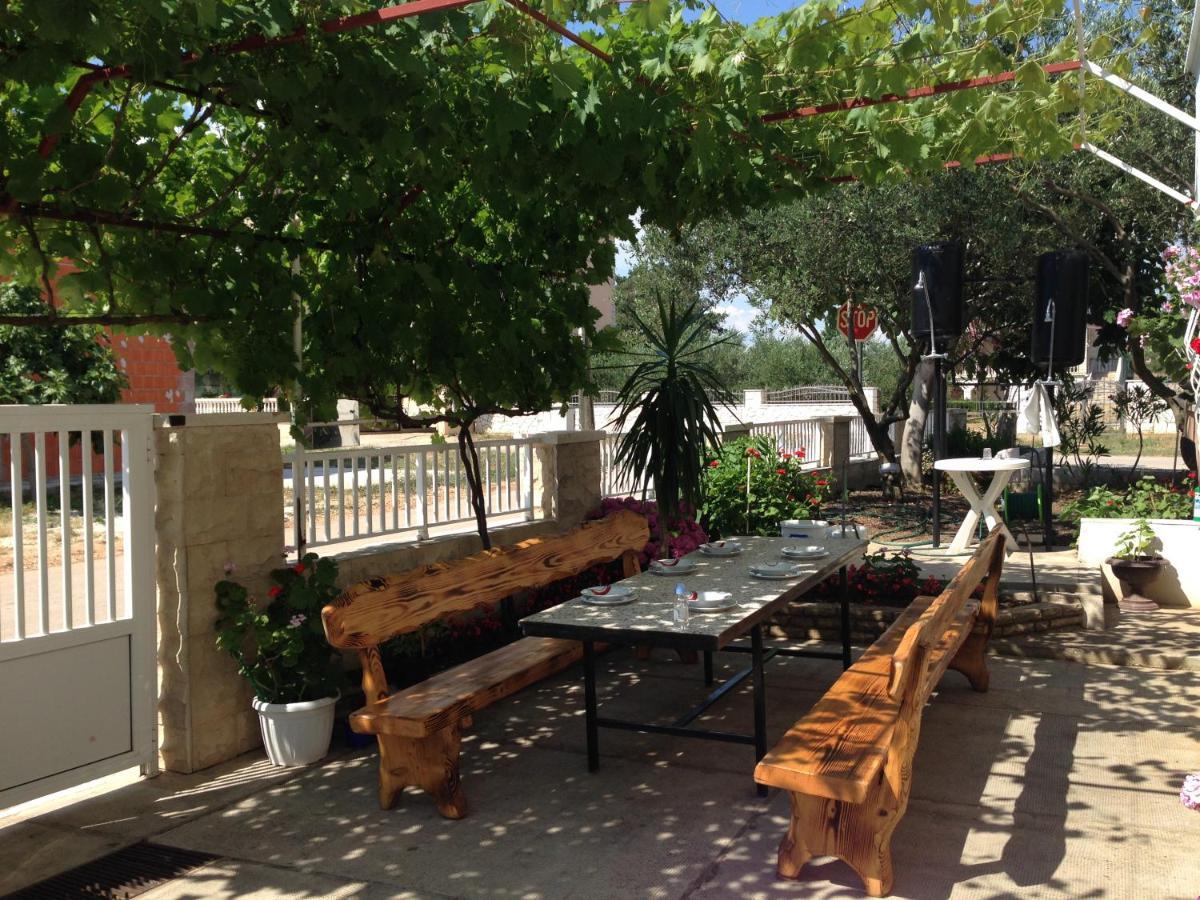 Apartmani Slavica Biograd Na Moru Exterior photo